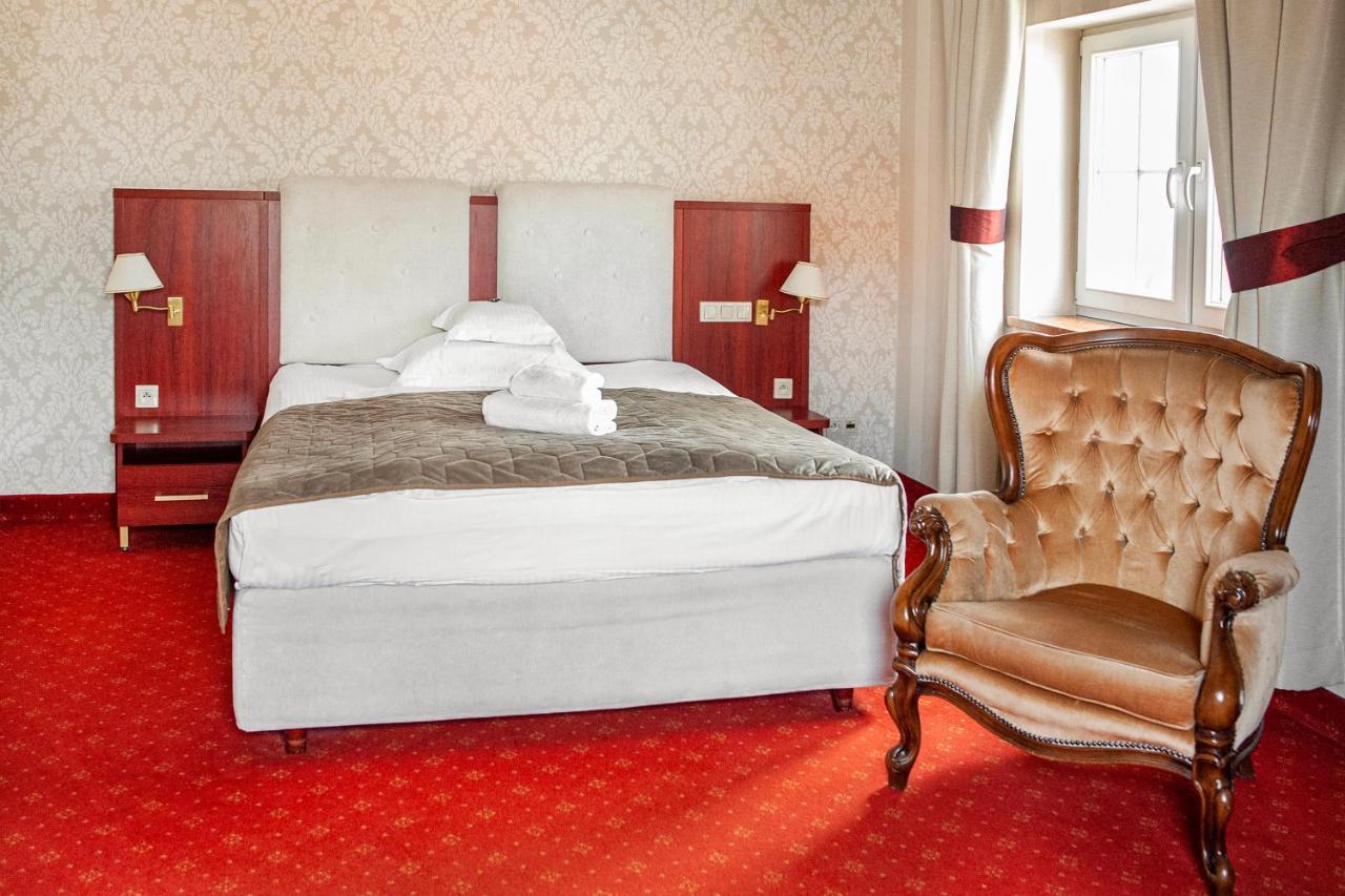 Hotel Spichlerz Lubawa Kültér fotó