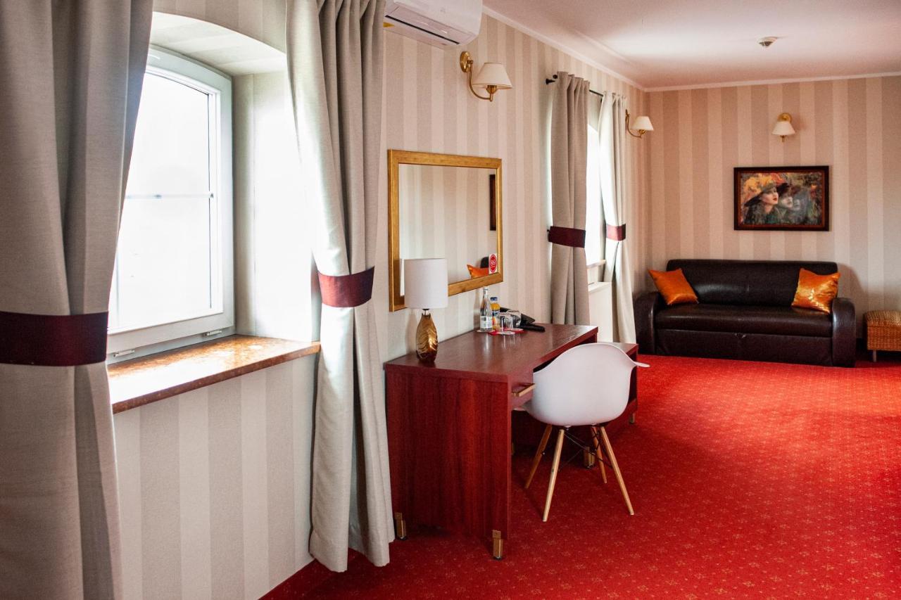 Hotel Spichlerz Lubawa Kültér fotó