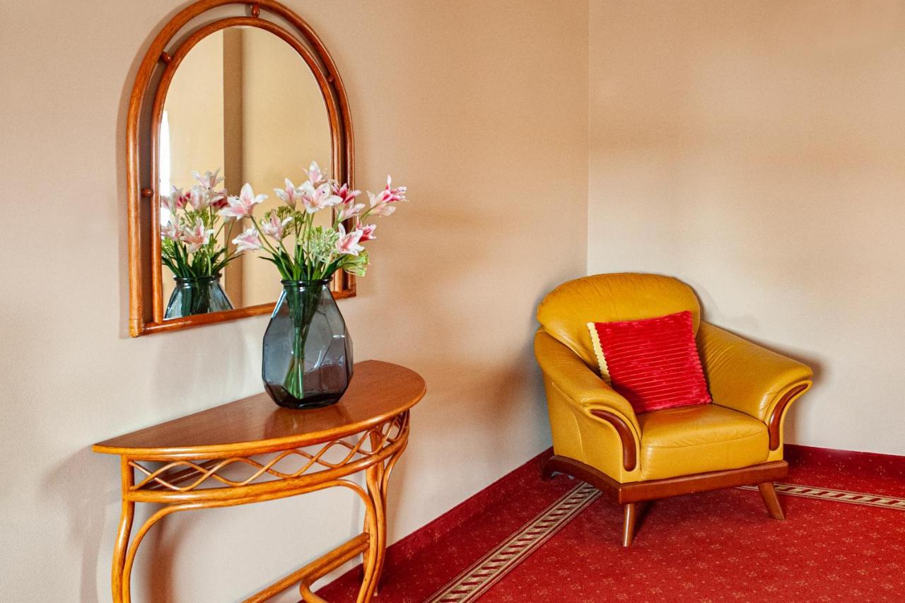 Hotel Spichlerz Lubawa Kültér fotó